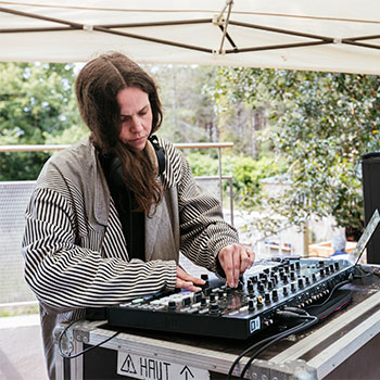 Un Dimanche chez Germaine, DJ set avec Inès Mauricio © Mathieu Menard