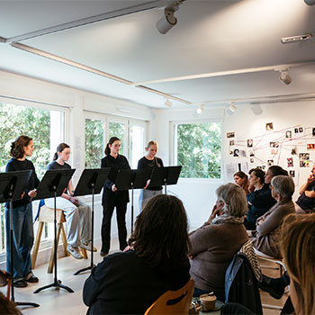 Des élèves de l'option théâtre du Lycée Jean Macé de Lanester prennent la parole © Mathieu Menard